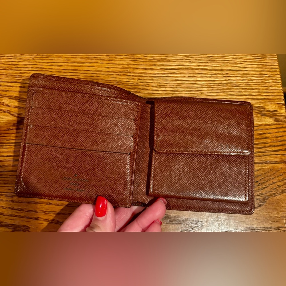 Louis Vuitton Authentic Bifold Monogram Leather W… - image 5